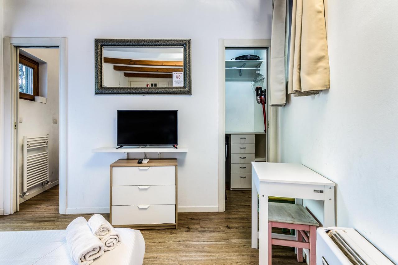 Secret Navigli Suite Milan Exterior photo
